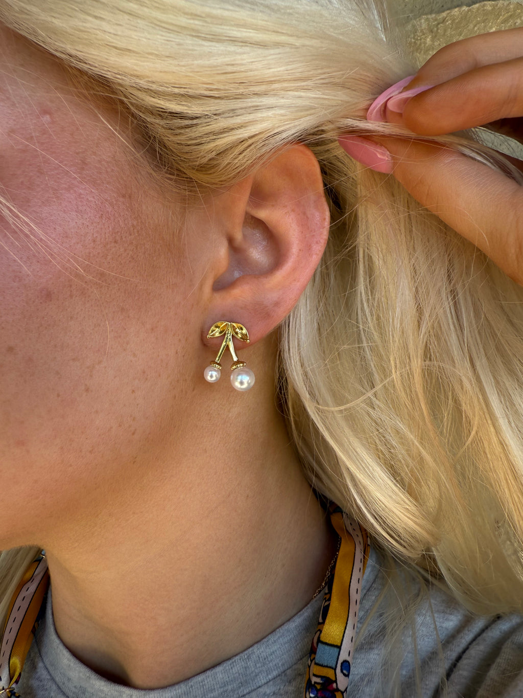 Pearl Cherry Earings